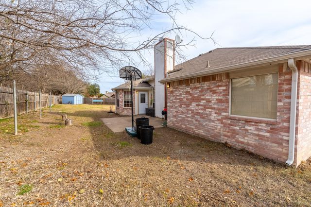 2414 Coventry Court, Grand Prairie, TX 75052