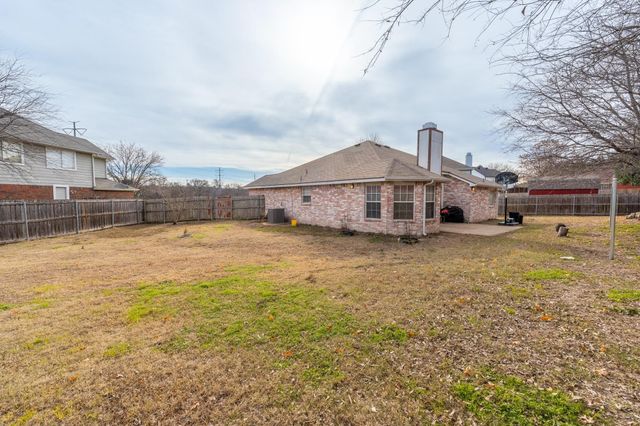 2414 Coventry Court, Grand Prairie, TX 75052