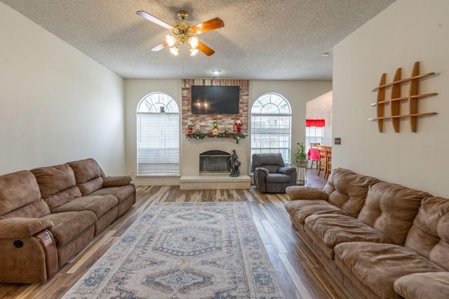 2414 Coventry Court, Grand Prairie, TX 75052