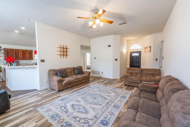 2414 Coventry Court, Grand Prairie, TX 75052