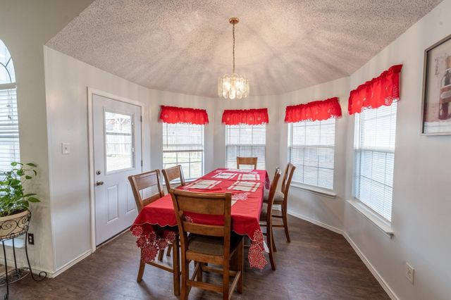 2414 Coventry Court, Grand Prairie, TX 75052