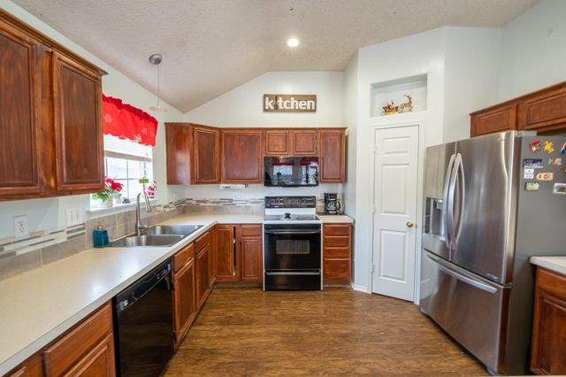 2414 Coventry Court, Grand Prairie, TX 75052