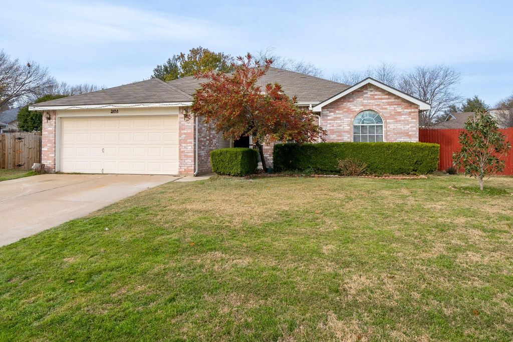 2414 Coventry Court, Grand Prairie, TX 75052