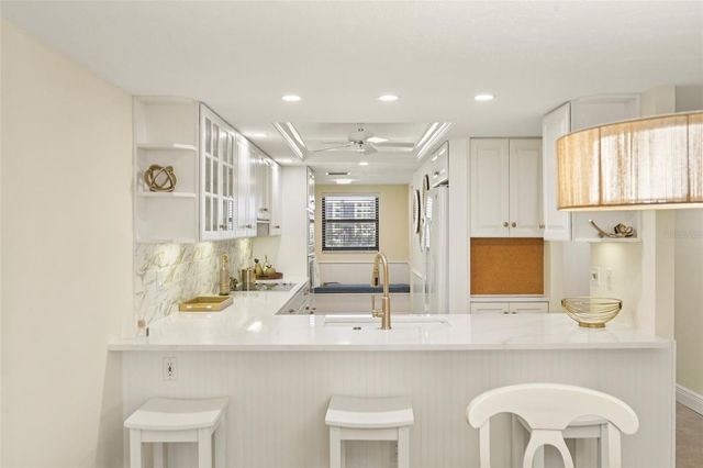 5780 MIDNIGHT PASS ROAD 407, Sarasota, FL 34242