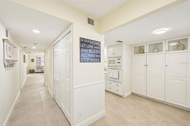 5780 MIDNIGHT PASS ROAD 407, Sarasota, FL 34242