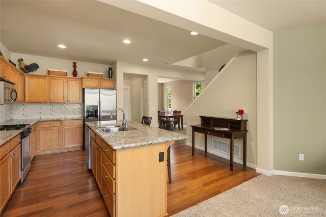 8017 Douglas Avenue SE, Snoqualmie, WA 98065