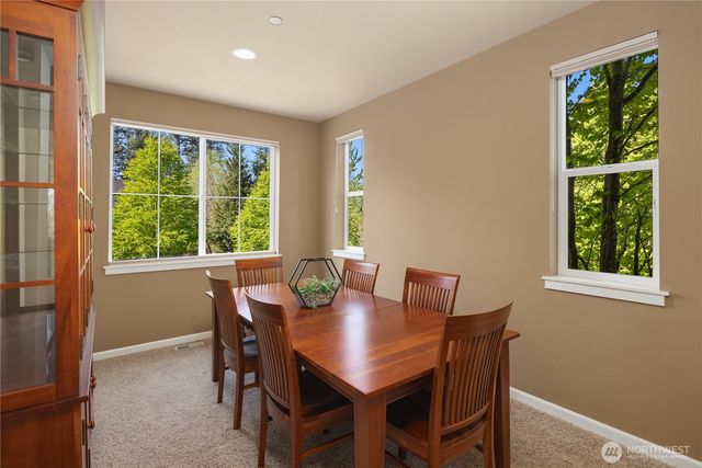 8017 Douglas Avenue SE, Snoqualmie, WA 98065
