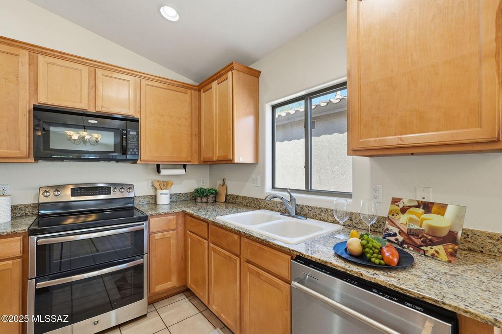 5479 W Silent Dove Way, Marana, AZ 85653