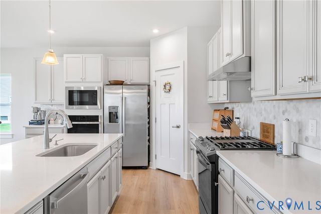 1600 Almer Ct, Chester, VA 23836