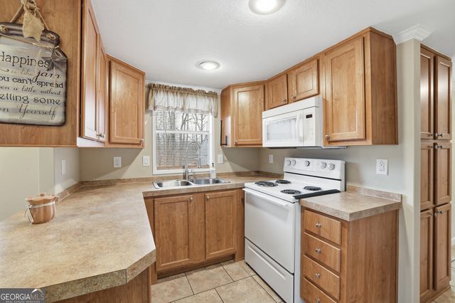 96 Stag Leap Drive, Cleveland, GA 30528