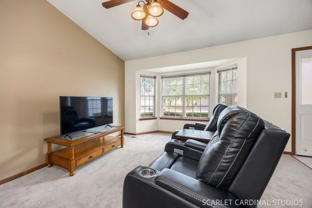980 Oakland Lane, Aurora, IL 60504