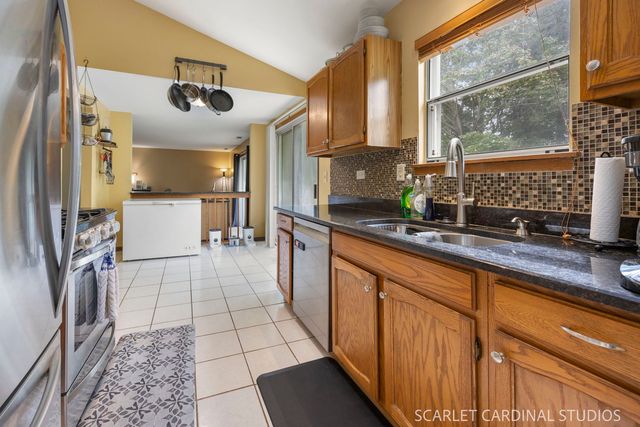 980 Oakland Lane, Aurora, IL 60504