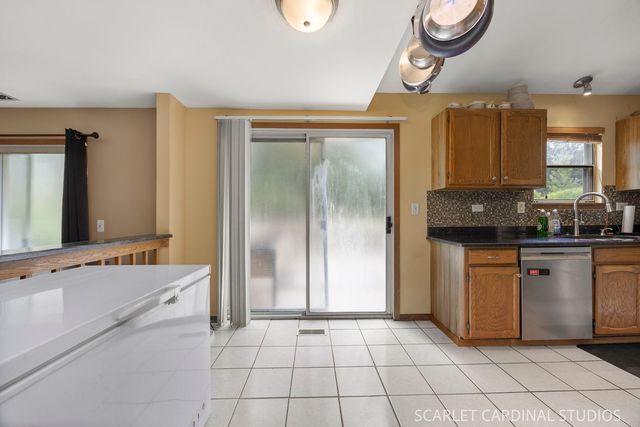 980 Oakland Lane, Aurora, IL 60504