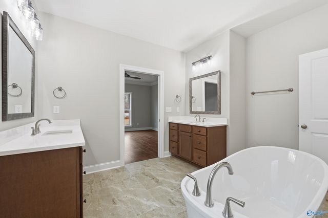 103 Pat Cain Drive, New Market, AL 35761