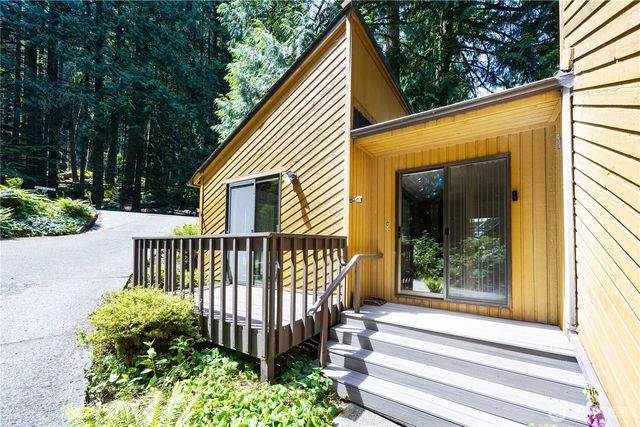 9 Sudden Valley Drive, Bellingham, WA 98229
