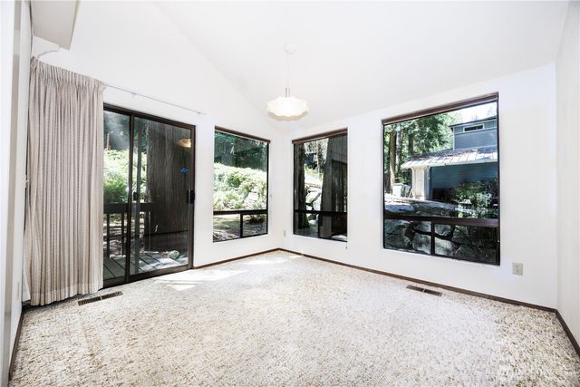 9 Sudden Valley Drive, Bellingham, WA 98229