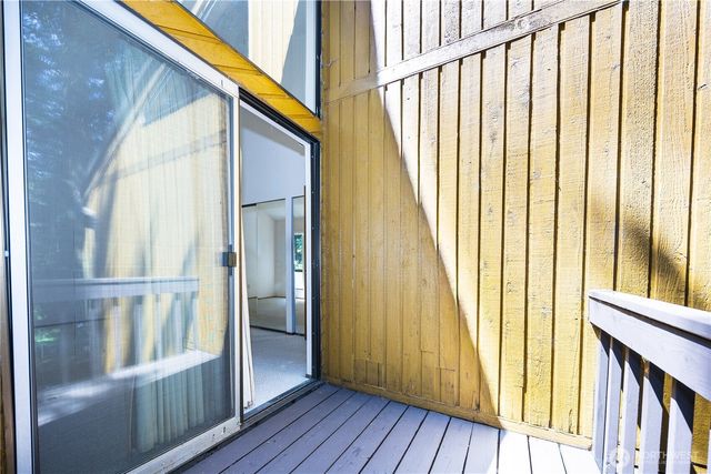 9 Sudden Valley Drive, Bellingham, WA 98229