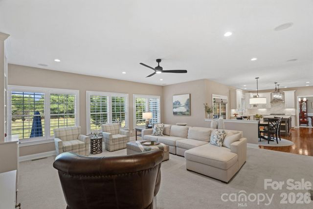 817 Wheatfield Drive, Waxhaw, NC 28173