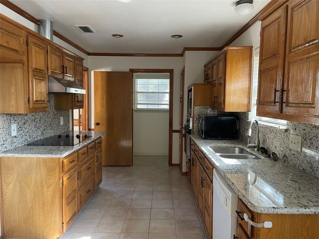 6705 Sweetwater Drive, Plano, TX 75023