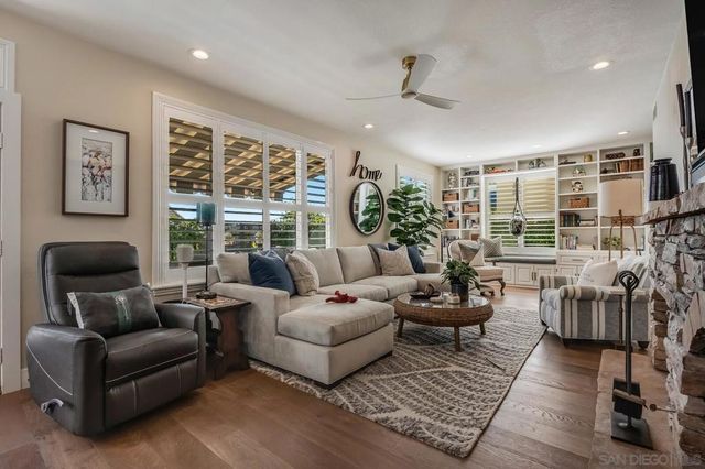 7794 Calle Mejor, Carlsbad, CA 92009