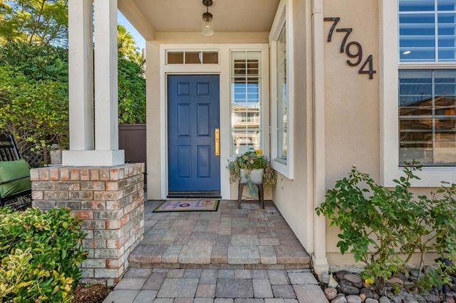 7794 Calle Mejor, Carlsbad, CA 92009