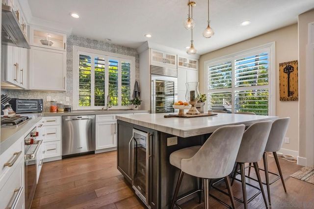 7794 Calle Mejor, Carlsbad, CA 92009