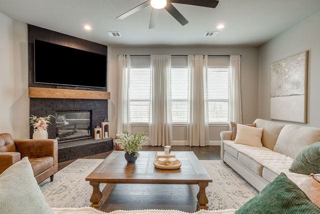 161 Highgate Drive, Venus, TX 76084