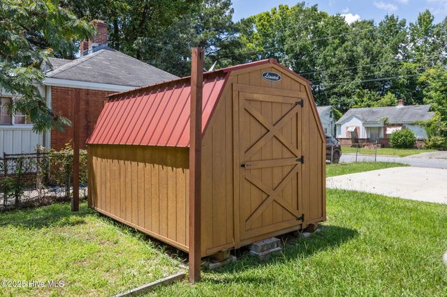 1207 Davenport Street, Greenville, NC 27834