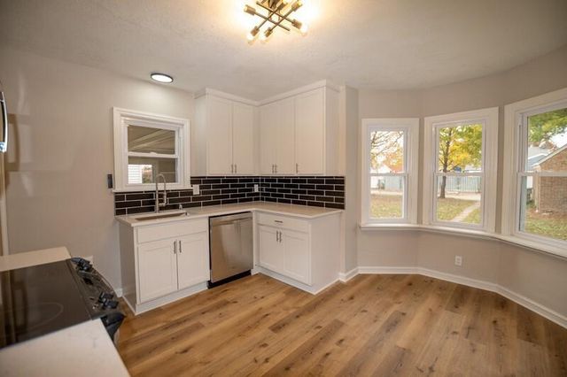 4915 N 72nd STREET, Milwaukee, WI 53218