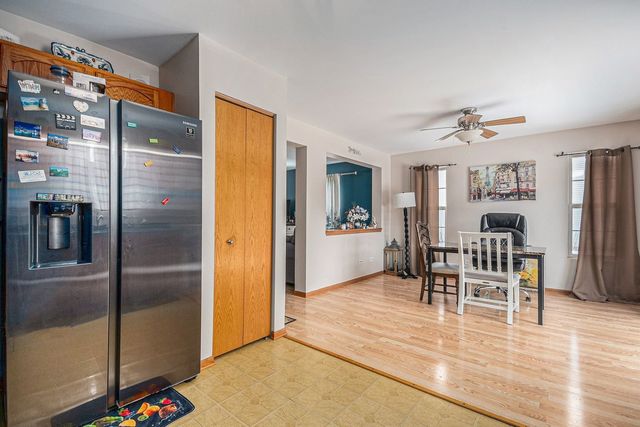 1137 S Wabena Avenue, Minooka, IL 60447