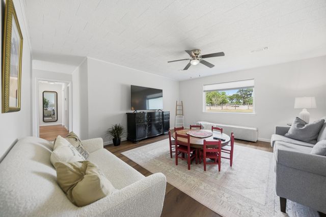 1620 W Us Highway 290, Carmine, TX 78932