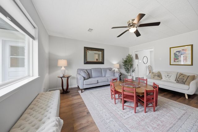 1620 W Us Highway 290, Carmine, TX 78932