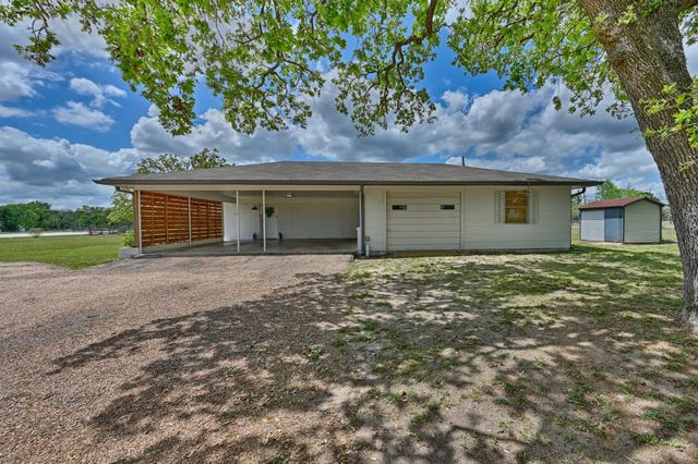 1620 W Us Highway 290, Carmine, TX 78932