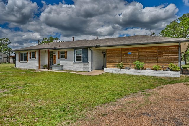 1620 W Us Highway 290, Carmine, TX 78932
