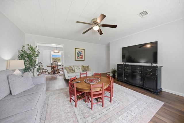 1620 W Us Highway 290, Carmine, TX 78932