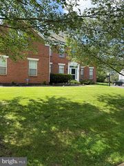 219 PAPERBIRCH DR, Collegeville, PA 19426