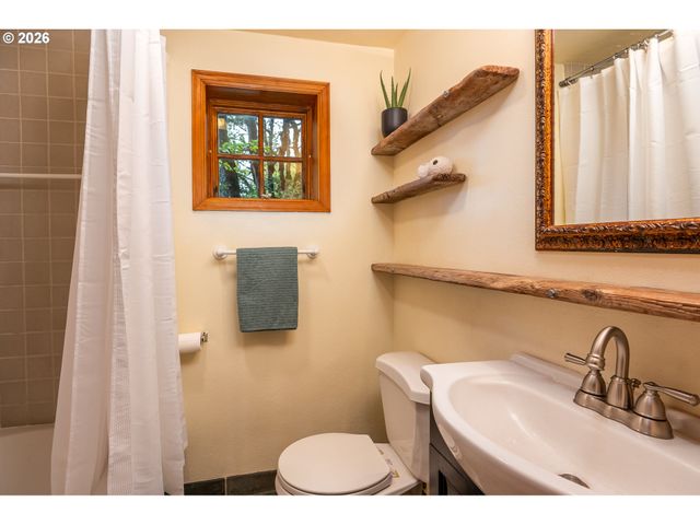 47742 STATE HWY 14, Stevenson, WA 98648