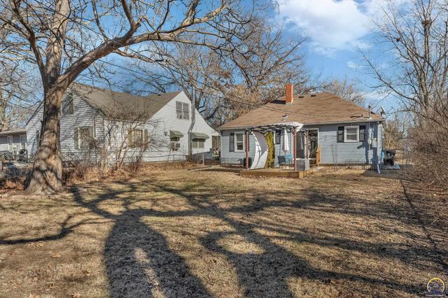 2011 SW High AVE, Topeka, KS 66604