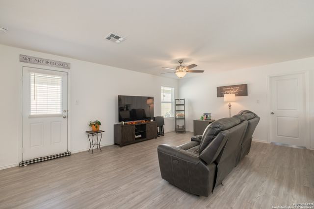 10227 Mesa Medina, San Antonio, TX 78252