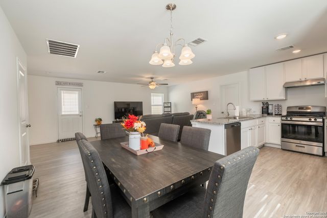 10227 Mesa Medina, San Antonio, TX 78252