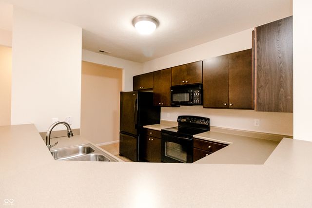 1597 Lacebark Drive B, Greenwood, IN 46143