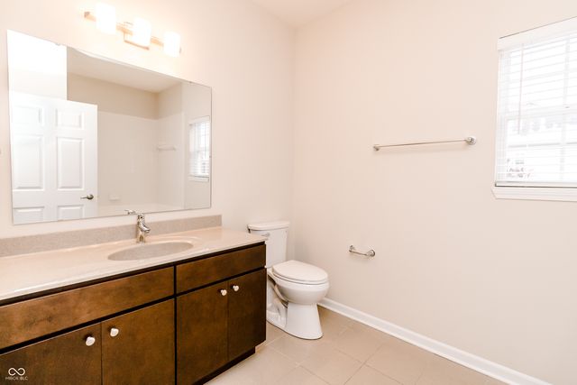 1597 Lacebark Drive B, Greenwood, IN 46143