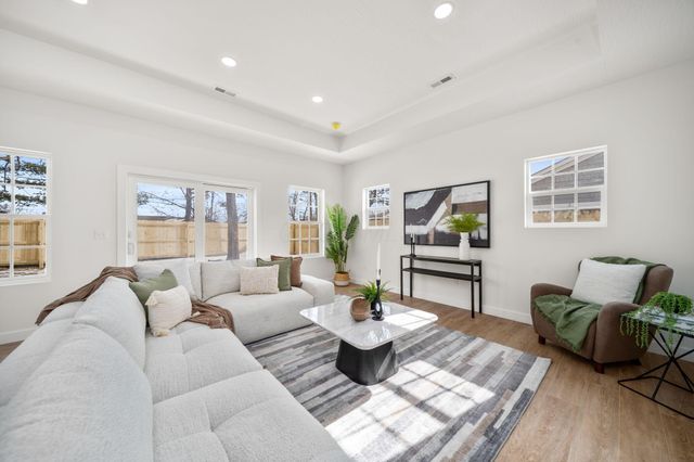 470 Woodlawn Avenue, Columbus, OH 43228