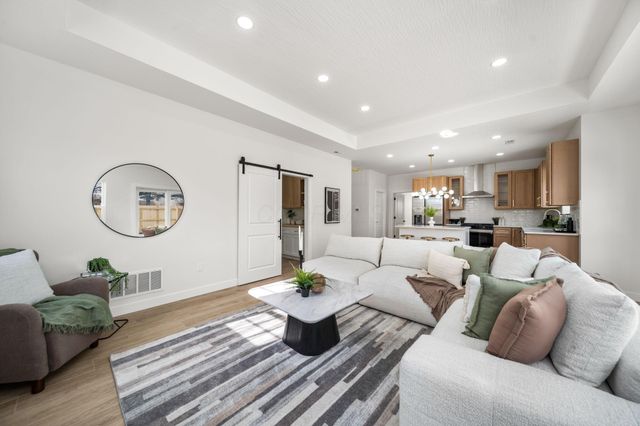 470 Woodlawn Avenue, Columbus, OH 43228