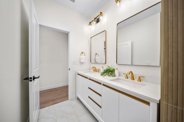 470 Woodlawn Avenue, Columbus, OH 43228