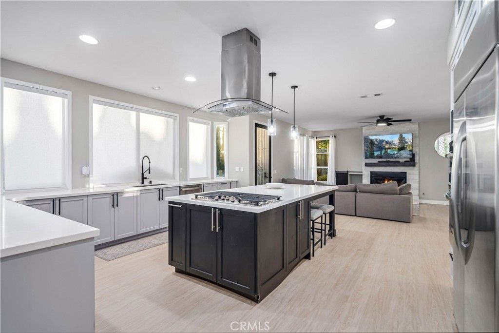 Image 14 of property listing at 40113 Tesoro Lane, Palmdale, CA 93551