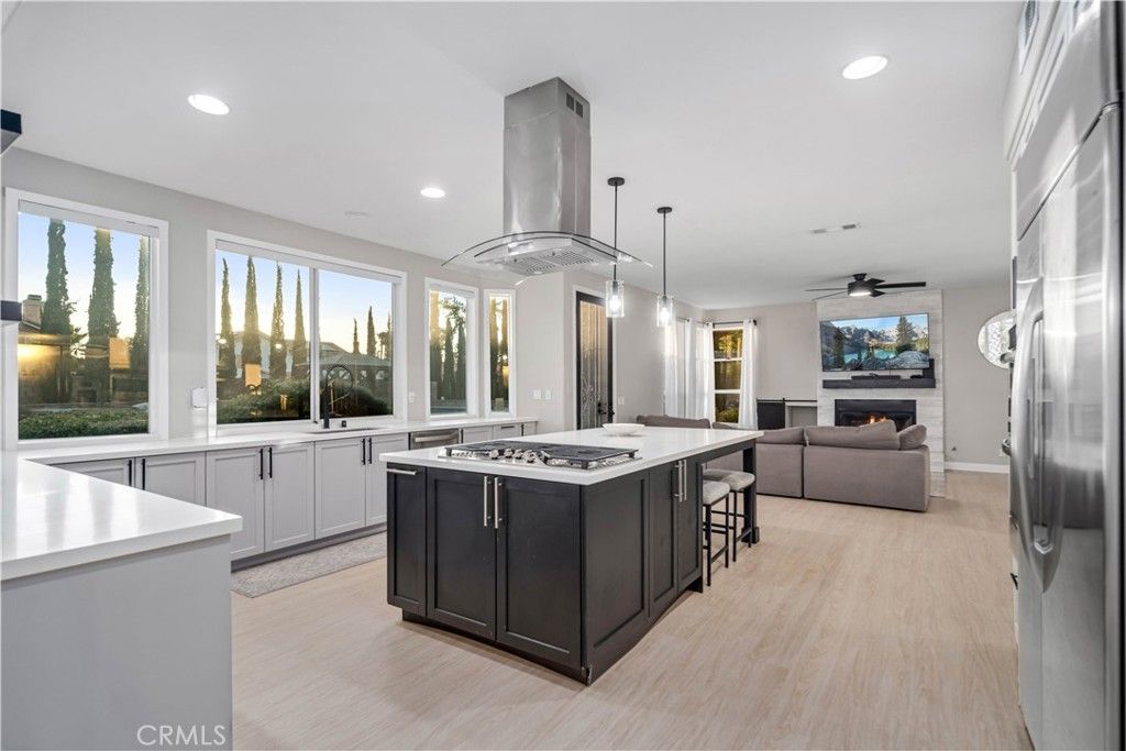 Image 15 of property listing at 40113 Tesoro Lane, Palmdale, CA 93551