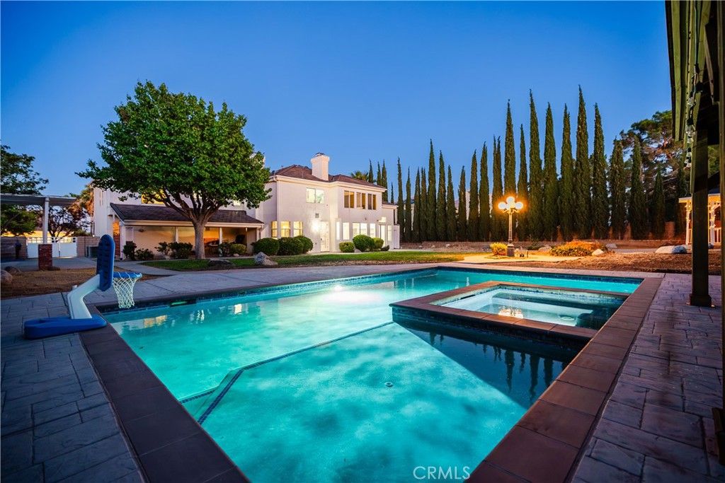 Image 2 of property listing at 40113 Tesoro Lane, Palmdale, CA 93551