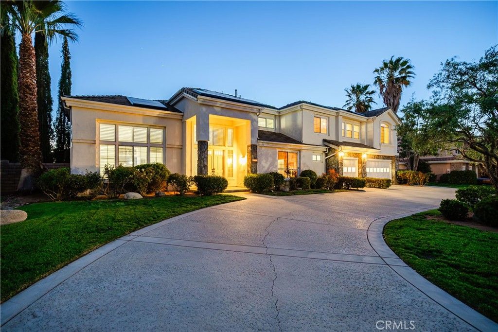 Image 5 of property listing at 40113 Tesoro Lane, Palmdale, CA 93551