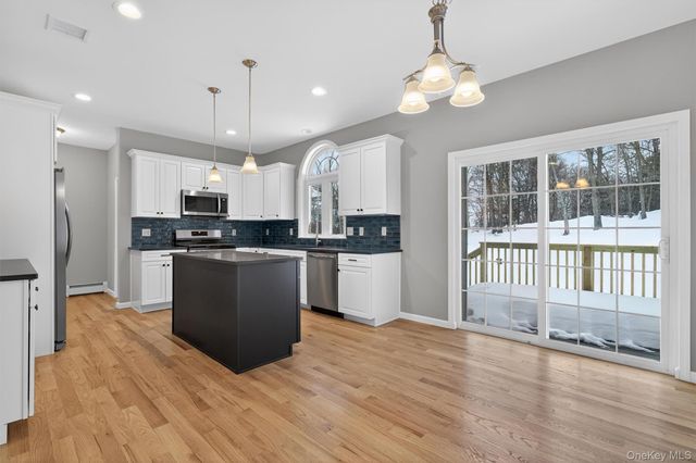 509 Toleman Road, Rock Tavern, NY 12575